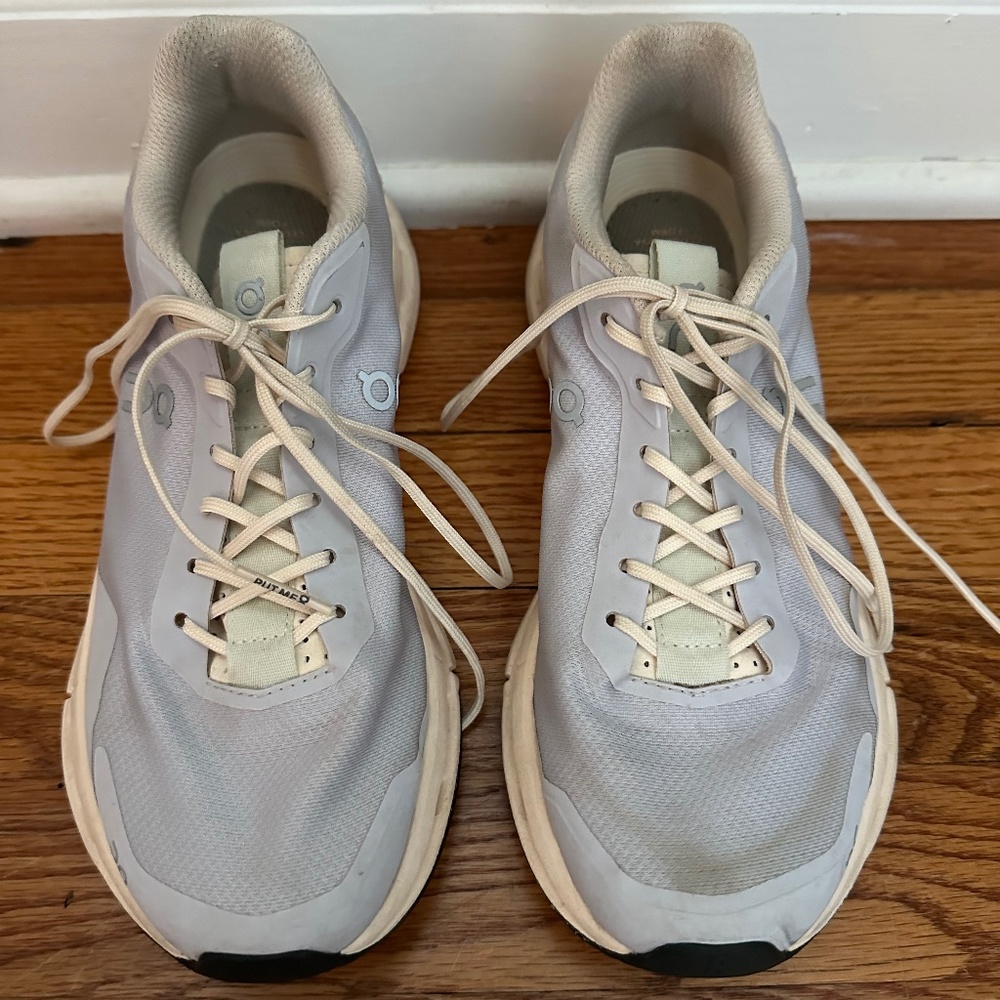 On Cloud Women’s Running Shoes